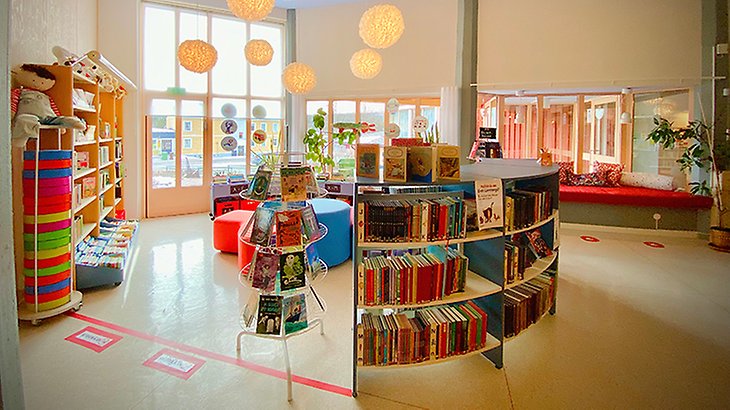 Biblioteket Stugun 730px.jpg